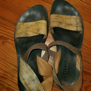 Cydwoq sandals. Yellow. Size 39.